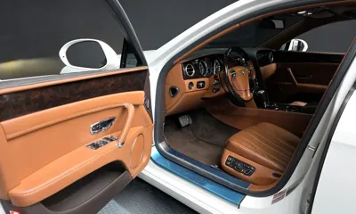 Bentley Flying Spur 2016, 91653 км, за 34291.37 USD - фото 10