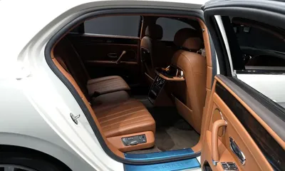 Bentley Flying Spur 2016, 91653 км, за 34291.37 USD - фото 12