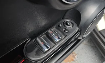 MINI Cooper Convertible 2019, 128272 км, за 9100.97 USD - фото 18