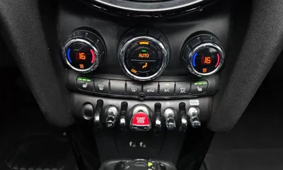MINI Cooper Convertible 2019, 128272 км, за 9100.97 USD - фото 27