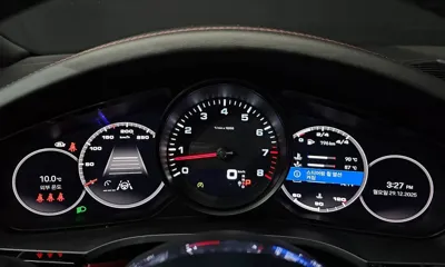 Porsche Cayenne 2023, 20797 км, за 67880.74 USD - фото 8