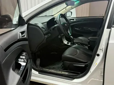 BYD e5 2016, 72000 км, за 3536.22 USD - фото 7