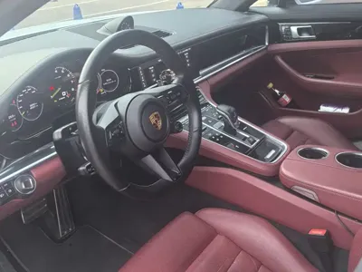 Porsche Panamera Hybrid 2022, 40000 км, за 73865.55 USD