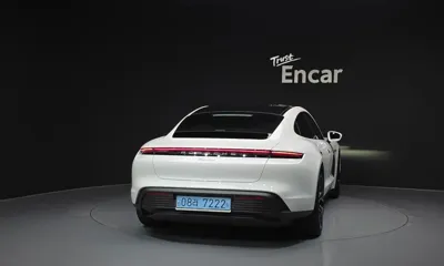 Porsche Taycan 2023, 17225 км, за 72899.06 USD