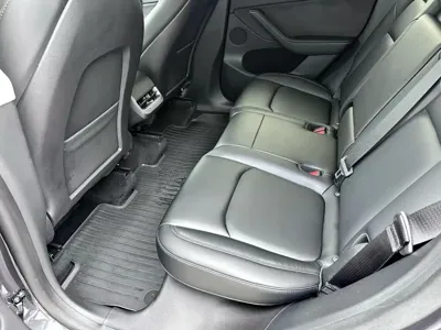 Tesla Model Y 2023, 57000 км, за 26226.97 USD