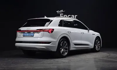Audi e-tron 2020, 124232 км, за 26759.16 USD