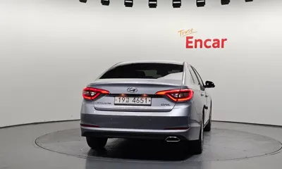 Hyundai Sonata 2015, 106244 км, за 3872.92 USD