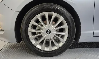 Hyundai Sonata 2015, 106244 км, за 3872.92 USD