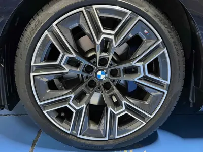 BMW 5-Series 2026, 8500 км, за 53420.22 USD - фото 6