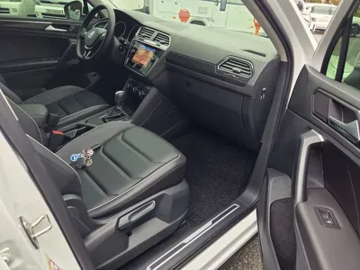 Volkswagen Tiguan 2020, 29600 км, за 13609.42 USD - фото 11