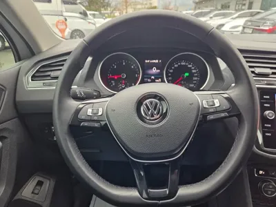 Volkswagen Tiguan 2020, 29600 км, за 13609.42 USD - фото 13