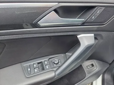 Volkswagen Tiguan 2020, 29600 км, за 13609.42 USD - фото 17
