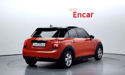 MINI Cooper 2019, 95919 км, за 7159.74 USD