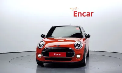 MINI Cooper 2019, 95919 км, за 7159.74 USD
