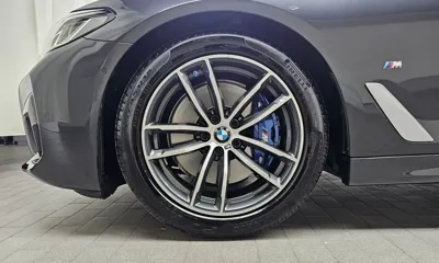 BMW 5-Series 2023, 10287 км, за 32690.04 USD