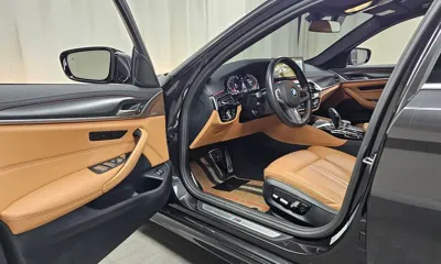 BMW 5-Series 2023, 10287 км, за 32690.04 USD - фото 10