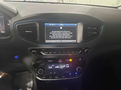 Hyundai Ioniq 2017, 116747 км, за 7085.74 USD - фото 10