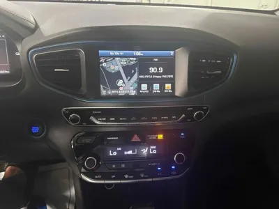 Hyundai Ioniq 2017, 116747 км, за 7085.74 USD - фото 12