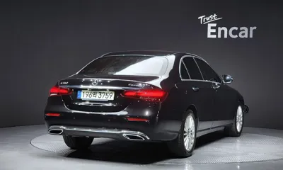 Mercedes-Benz E-Class 2021, 40077 км, за 25222.64 USD