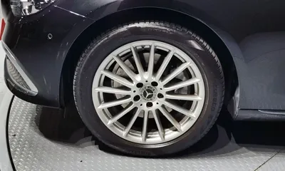 Mercedes-Benz E-Class 2021, 40077 км, за 25222.64 USD