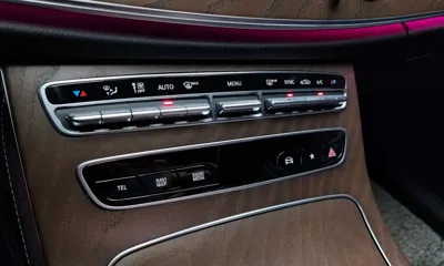 Mercedes-Benz E-Class 2021, 40077 км, за 25222.64 USD - фото 16