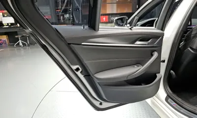 BMW 5-Series 2023, 23762 км, за 27544.43 USD - фото 25