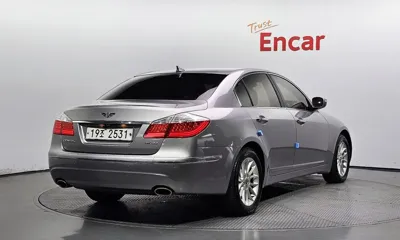 Hyundai Genesis 2011, 128667 км, за 4591.43 USD