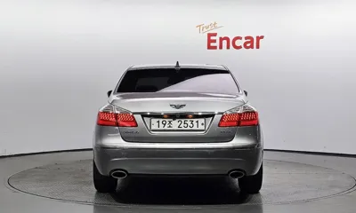 Hyundai Genesis 2011, 128667 км, за 4591.43 USD