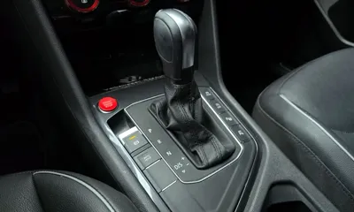 Volkswagen Tiguan 2020, 138098 км, за 13856.37 USD - фото 9