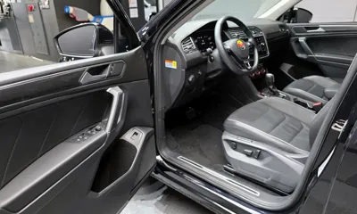 Volkswagen Tiguan 2020, 138098 км, за 13856.37 USD - фото 10