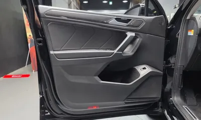 Volkswagen Tiguan 2020, 138098 км, за 13856.37 USD - фото 24