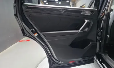 Volkswagen Tiguan 2020, 138098 км, за 13856.37 USD - фото 25