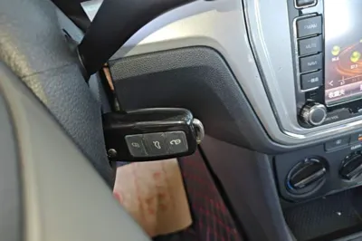 Volkswagen Lavida 2015, 97100 км, за 5998 USD - фото 23