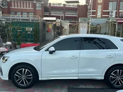 Audi Q3 2021, 63000 км, за 14724.99 USD