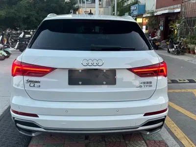 Audi Q3 2021, 63000 км, за 14724.99 USD