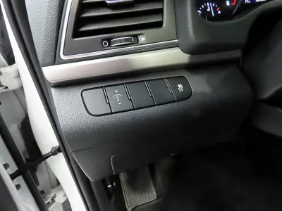 Hyundai Avante 2017, 16300 км, за 7553.86 USD - фото 15