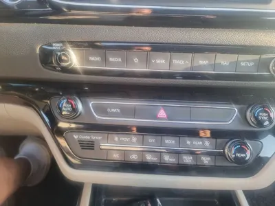 Kia Canival 2019, 141000 км, за 9846.29 USD - фото 16