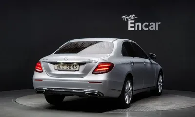 Mercedes-Benz E-Class 2018, 71402 км, за 16848.36 USD