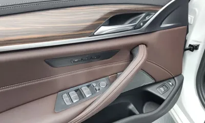 BMW 5-Series 2023, 38121 км, за 27241.7 USD - фото 30