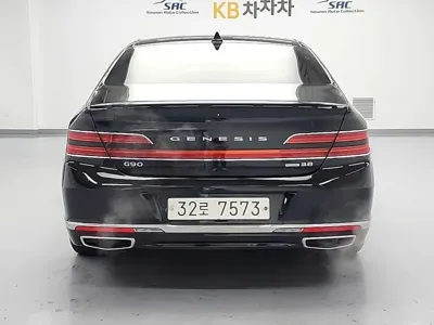 Genesis G90 2019, 184139 км, за 17509.08 USD