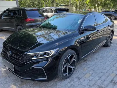 Volkswagen Passat · 2023 год