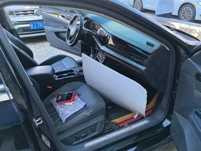 Volkswagen Passat 2023, 52500 км, за 18451.53 USD - фото 8