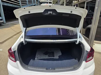 Hyundai Avante 2019, 46908 км, за 6104.77 USD - фото 17