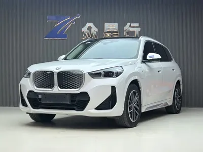 BMW iX1 · 2024 год