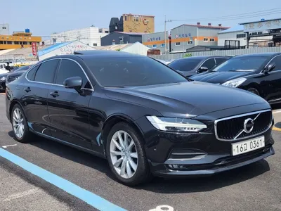 Volvo S90 2017, 219000 км, за 8119.35 USD