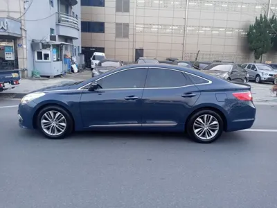 Hyundai Grandeur 2015, 122265 км, за 5005.52 USD