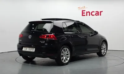 Volkswagen Golf 2015, 126967 км, за 5901.27 USD