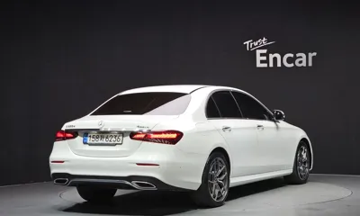 Mercedes-Benz E-Class 2023, 23001 км, за 30869.93 USD