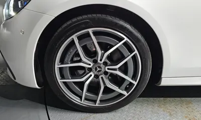Mercedes-Benz E-Class 2023, 23001 км, за 30869.93 USD