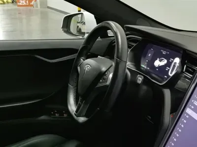 Tesla Model S 2018, 33900 км, за 19829.19 USD - фото 22